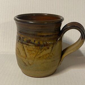 Handcrafted pottery Mug 16oz signed by studio artist
